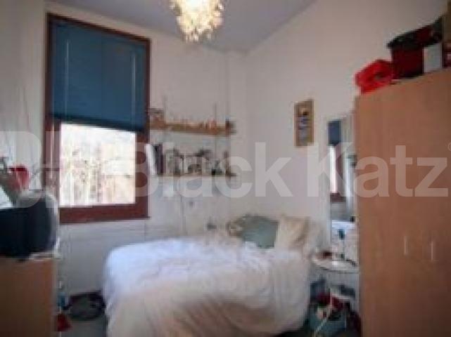 			LET, 2 Bedroom, 1 bath, 1 reception Flat			 Tollington Park, FINSBURY PARK